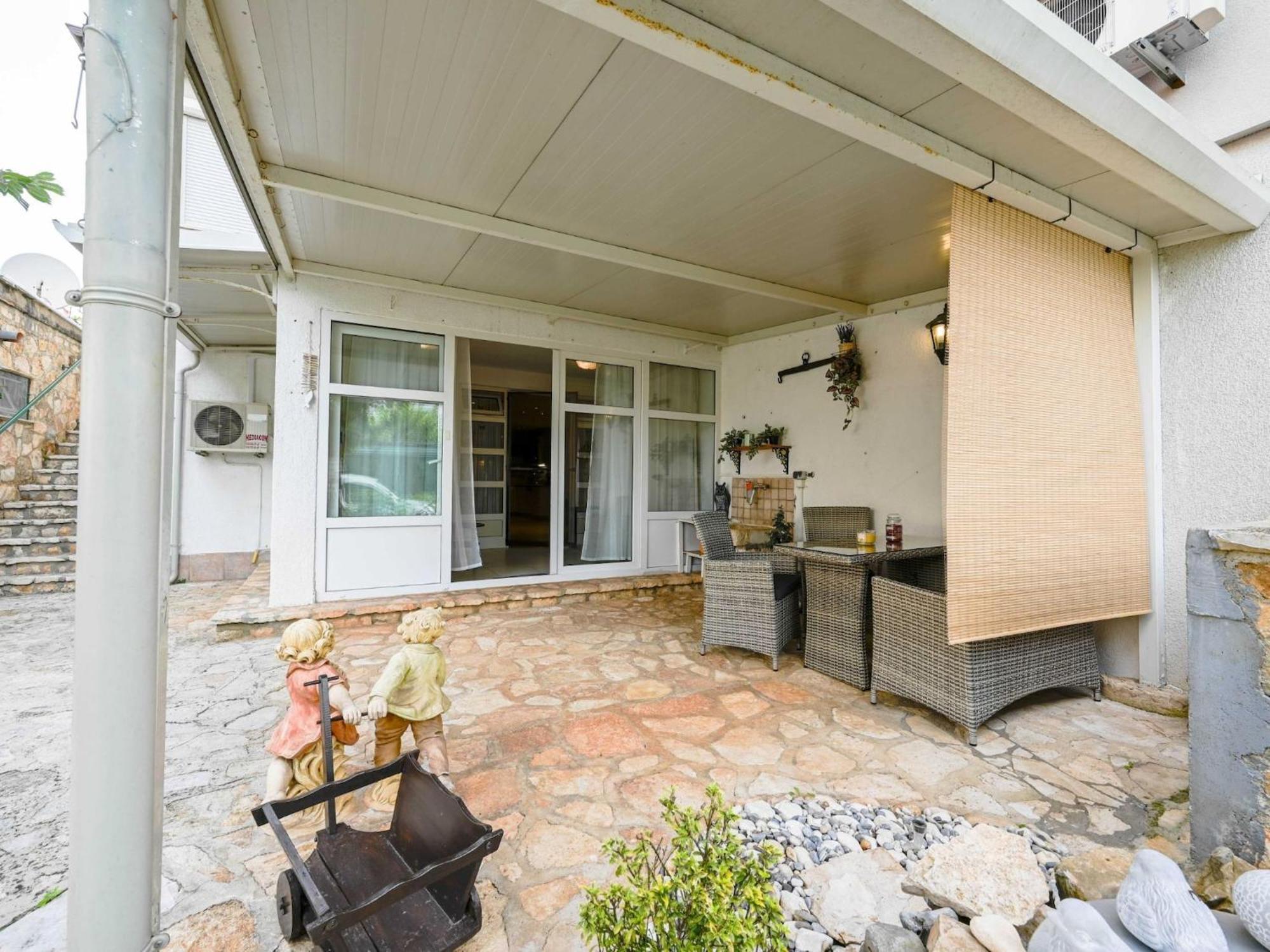 Classic And Smart With Terrace - Two Bedroom With Terrace *