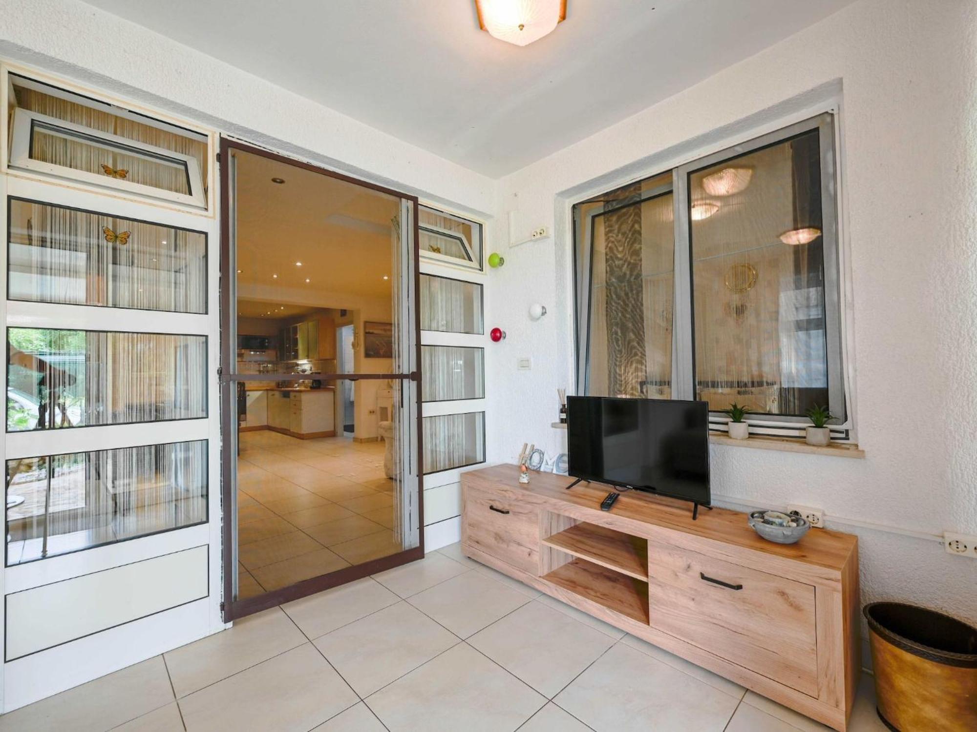 Classic And Smart With Terrace - Two Bedroom With Terrace