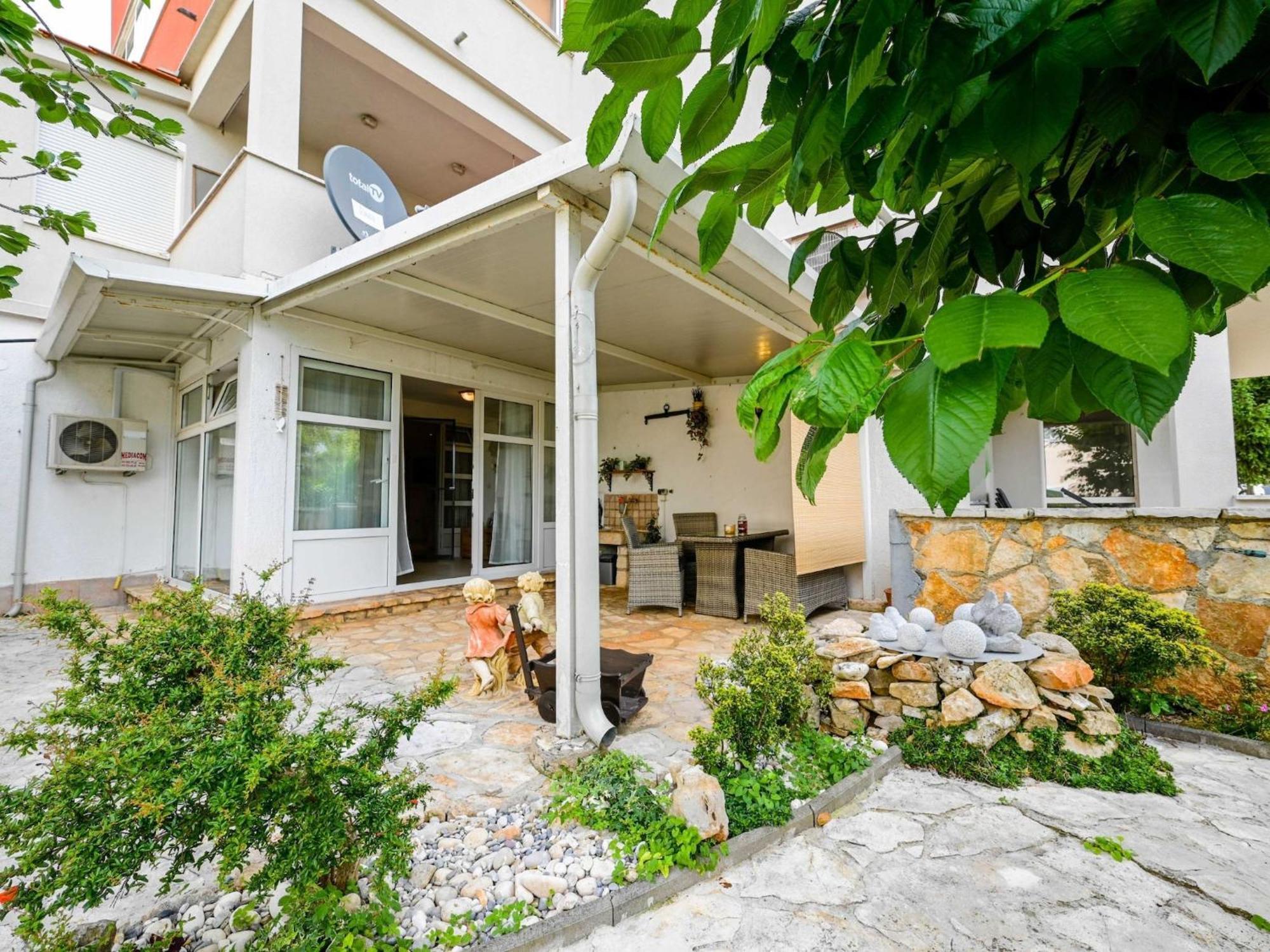 Classic And Smart With Terrace - Two Bedroom With Terrace Apartma Rovinj