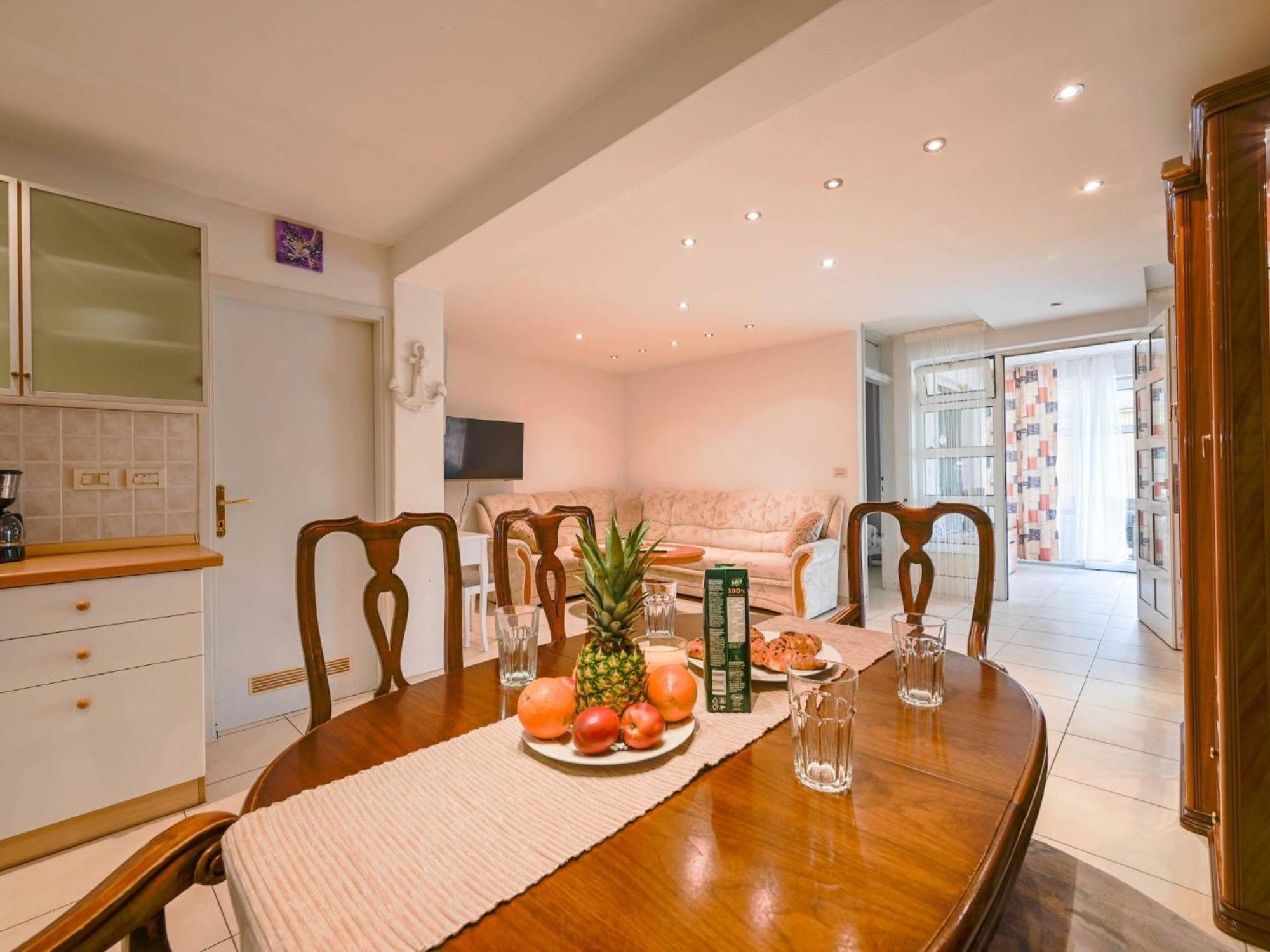 Classic And Smart With Terrace - Two Bedroom With Terrace *