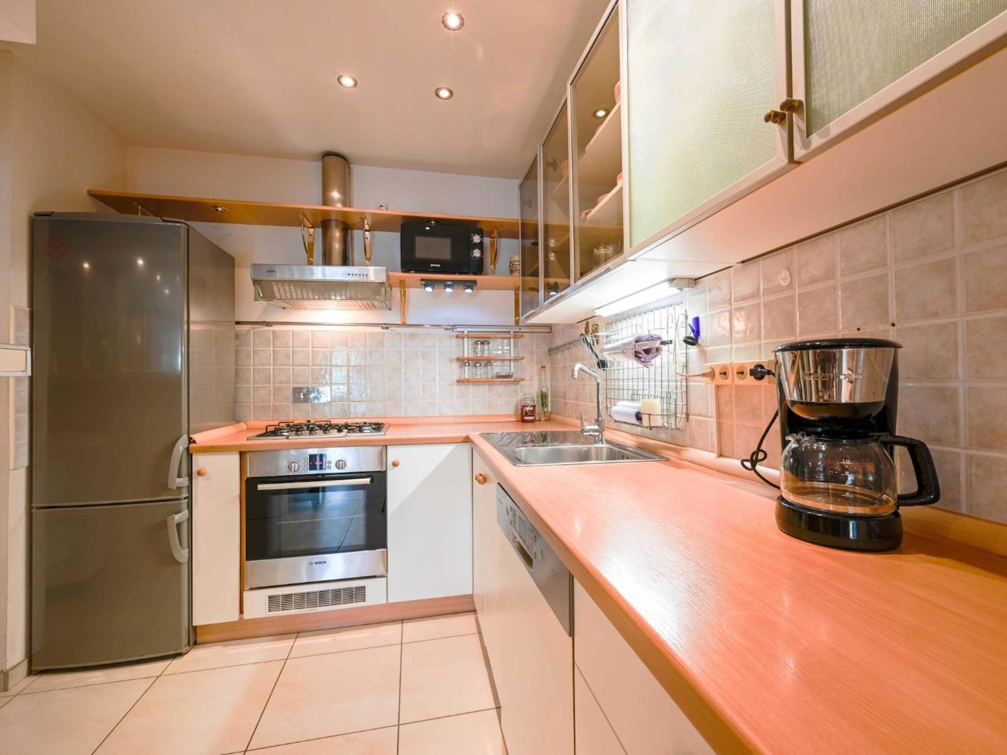 Classic And Smart With Terrace - Two Bedroom With Terrace